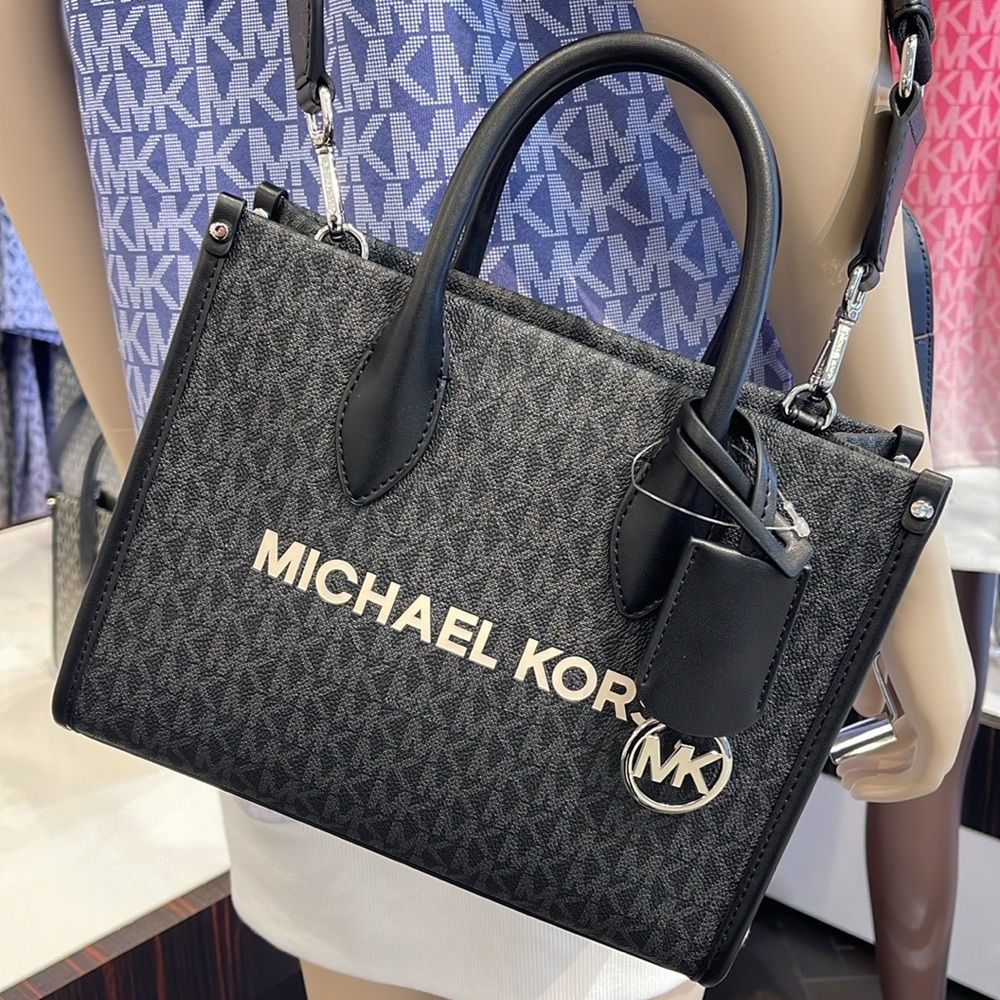 Michael Kors Mirella Small Signature Logo Crossbody Bag
Black
NWT - Picture 11 of 16